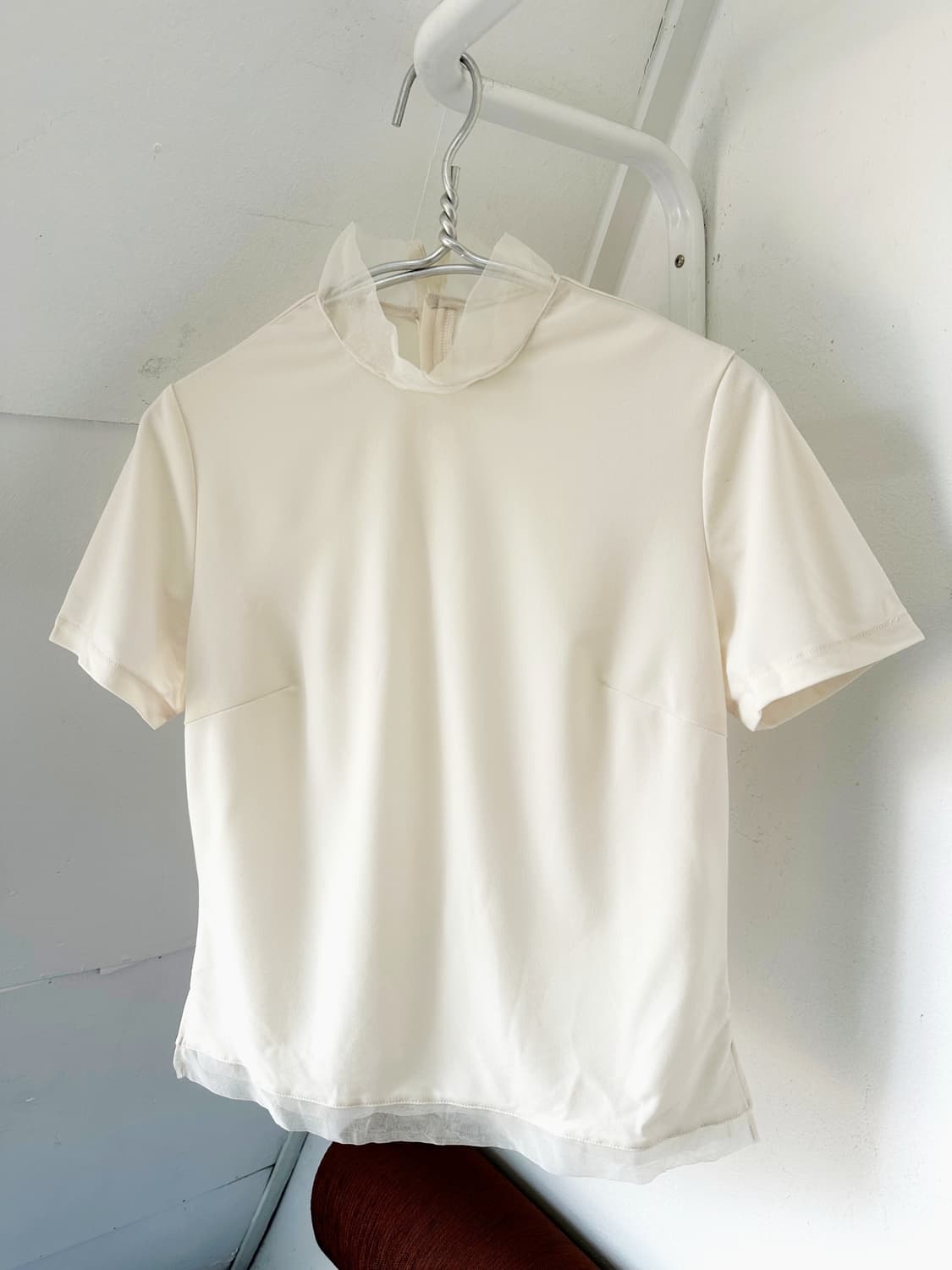 Stretched fabric design neck half sleeve 상품이미지10