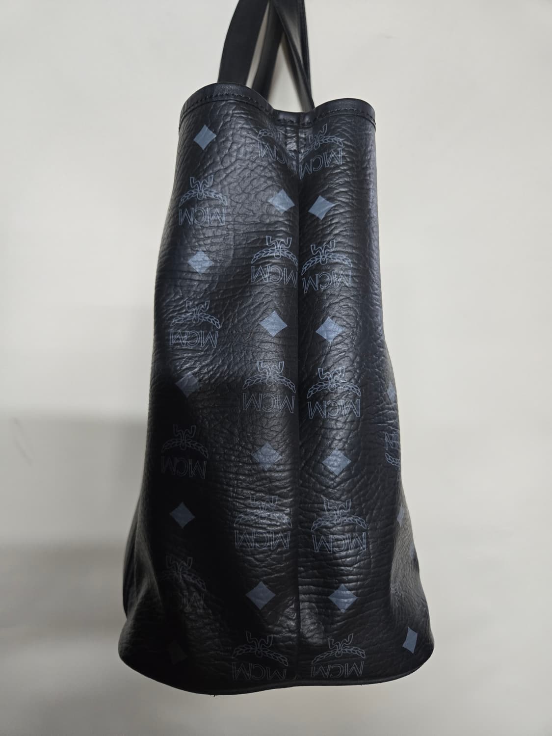 MCM 비세토스 블랙 쇼퍼백 + 파우치 상품이미지4