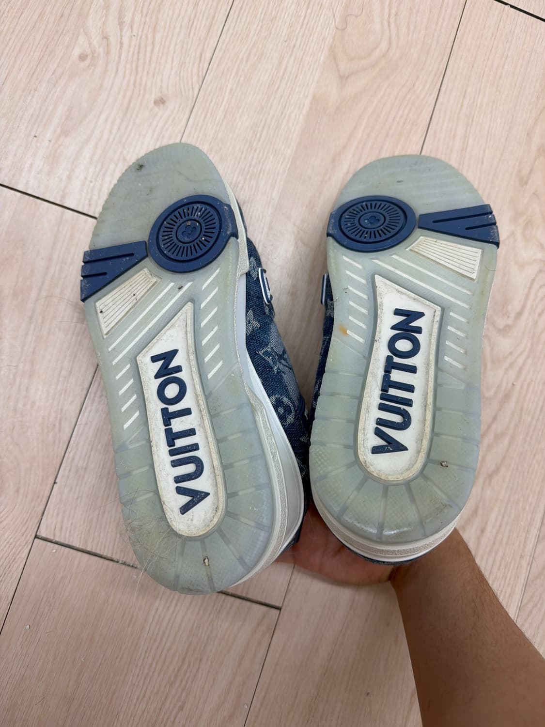 루이비통 스니커즈 상품이미지4