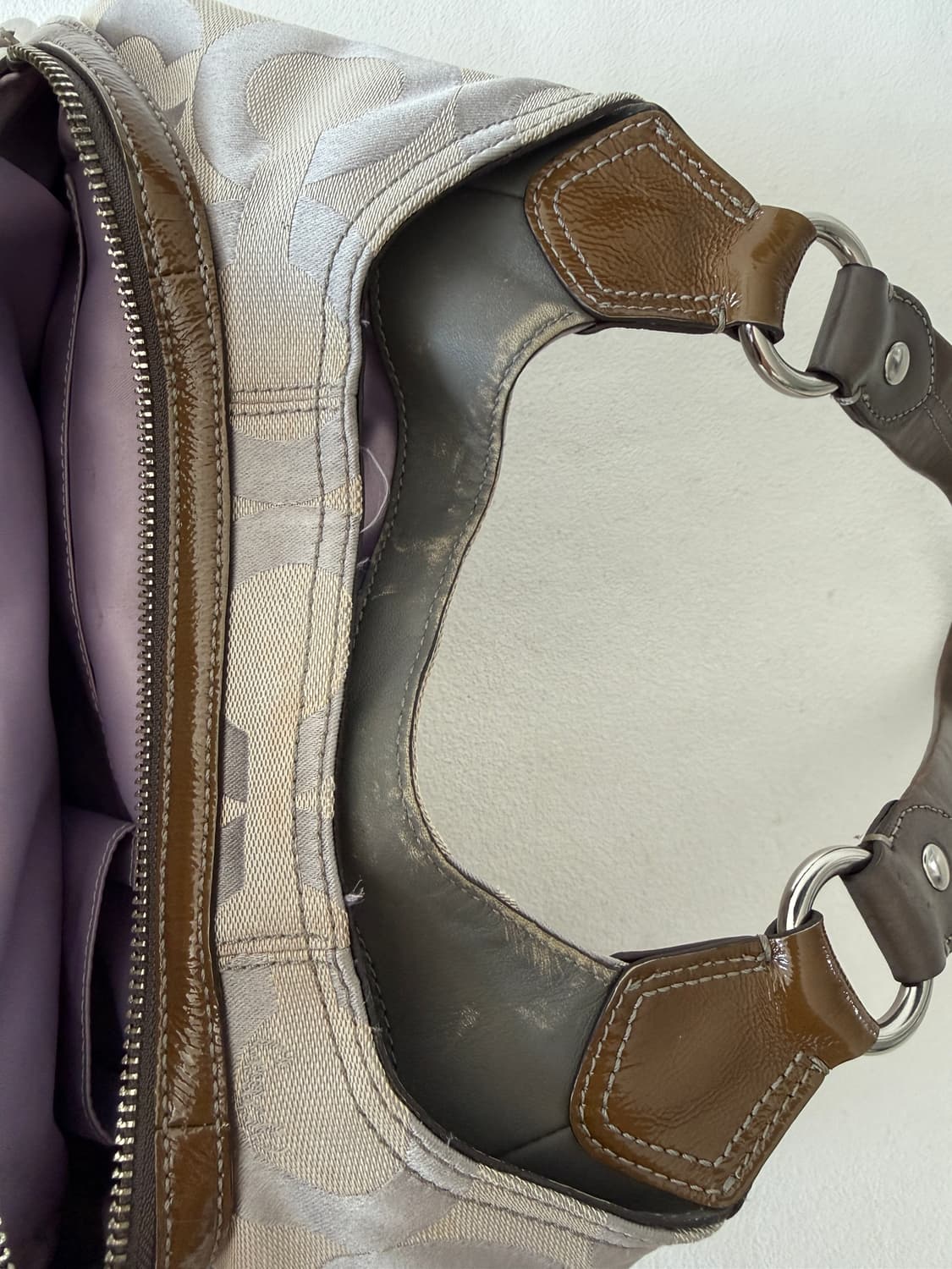 코치(Coach) 모노그램 숄더백(내외부 로고 갈라짐) 상품이미지8