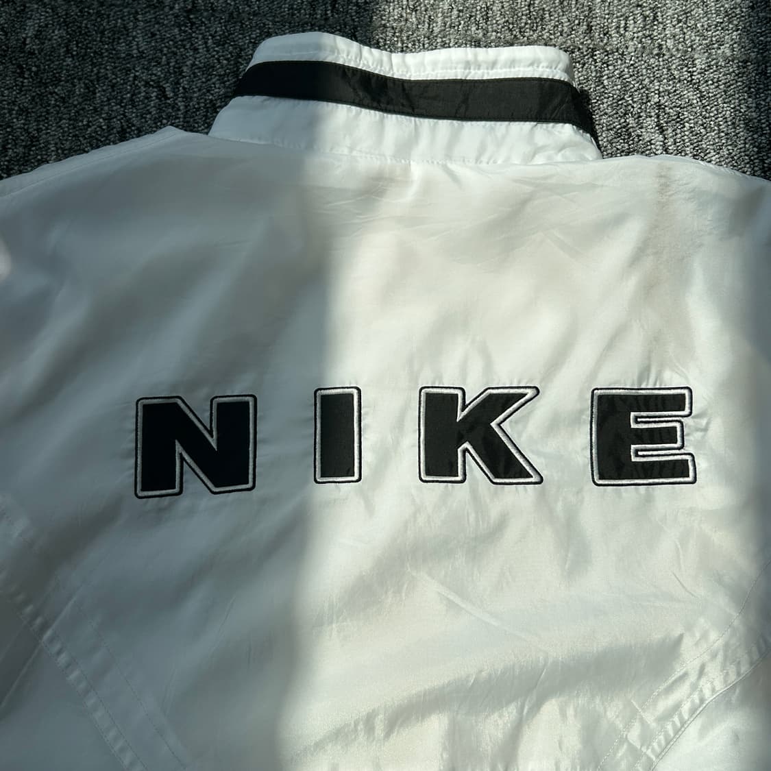 나이키 올드스쿨 빅로고 바람막이 상품이미지4
