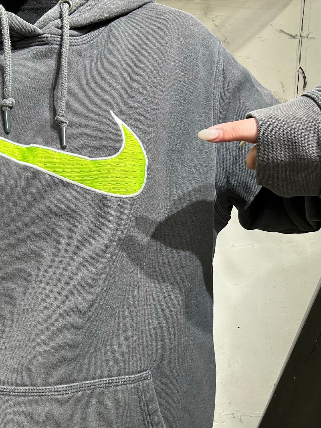 나이키 빅 로고 스우시 차콜 후드티 L 상품이미지4
