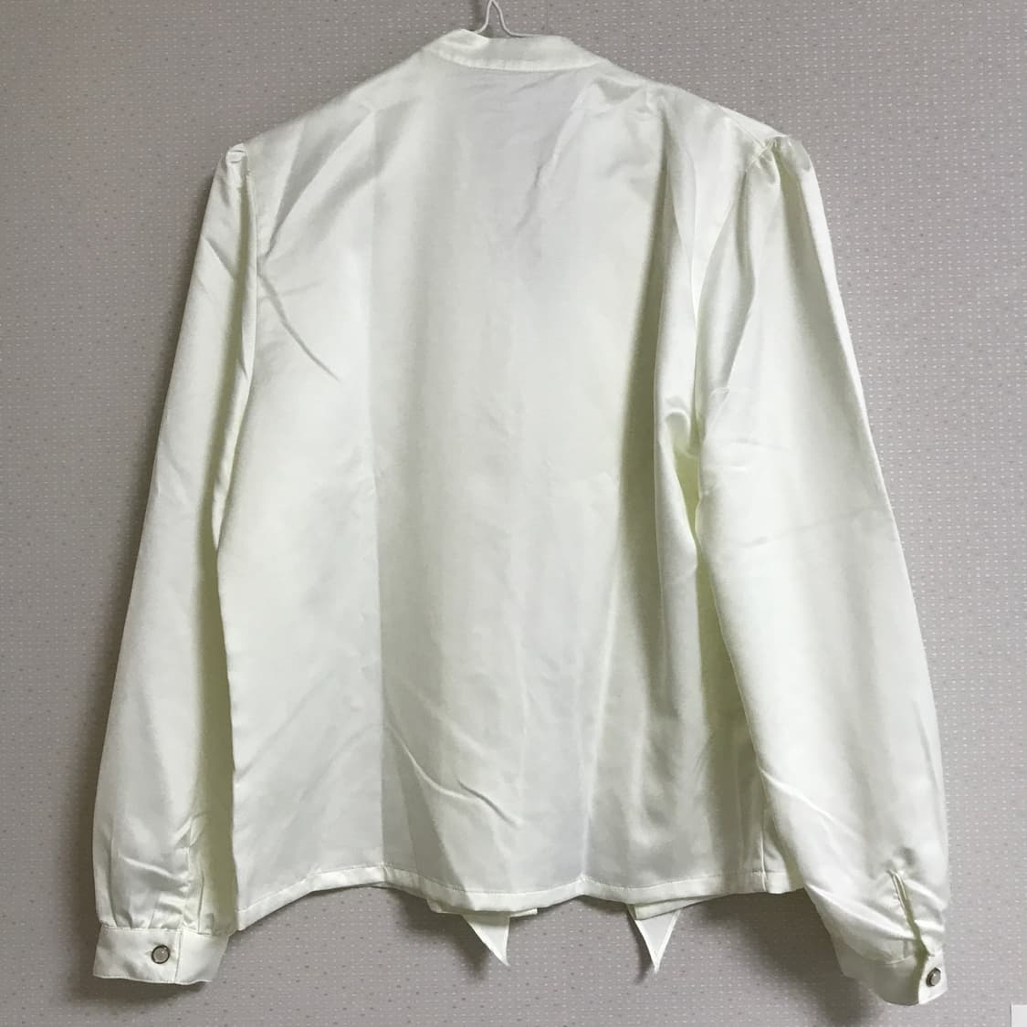 새상품 쉬이즈큐트 시티블라우스 아이보리 상품이미지4