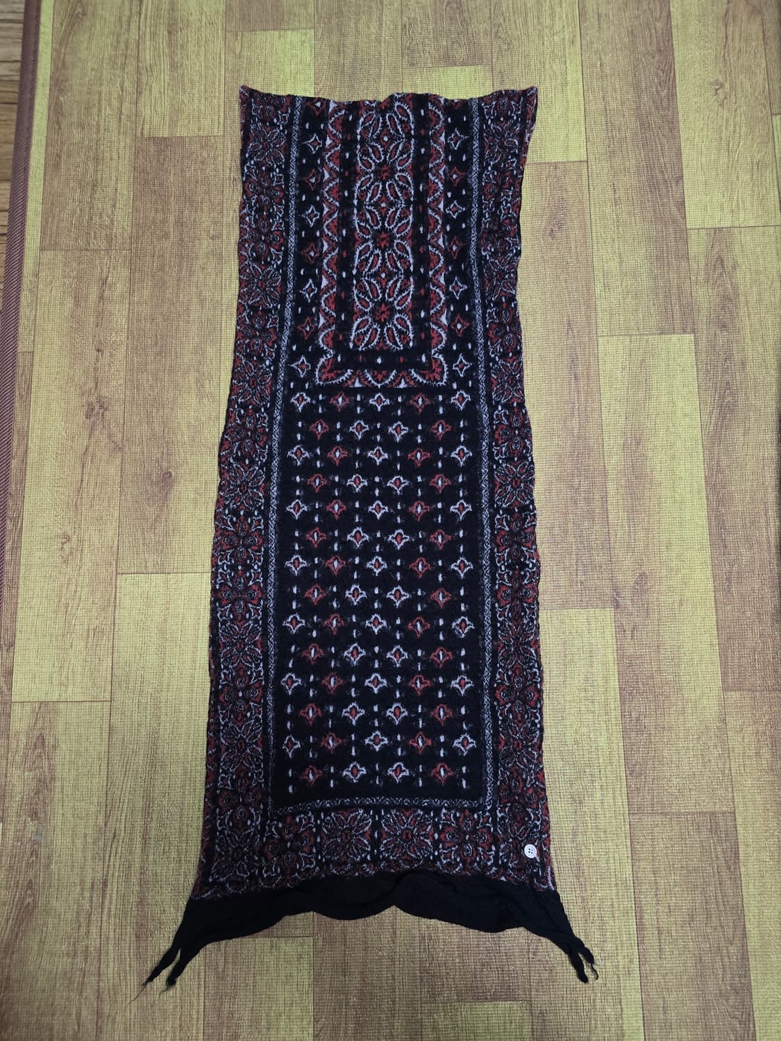 캐피탈 컬러풀 빅 펠티드 울 반다나 머플러 포 맘 블랙 상품이미지1