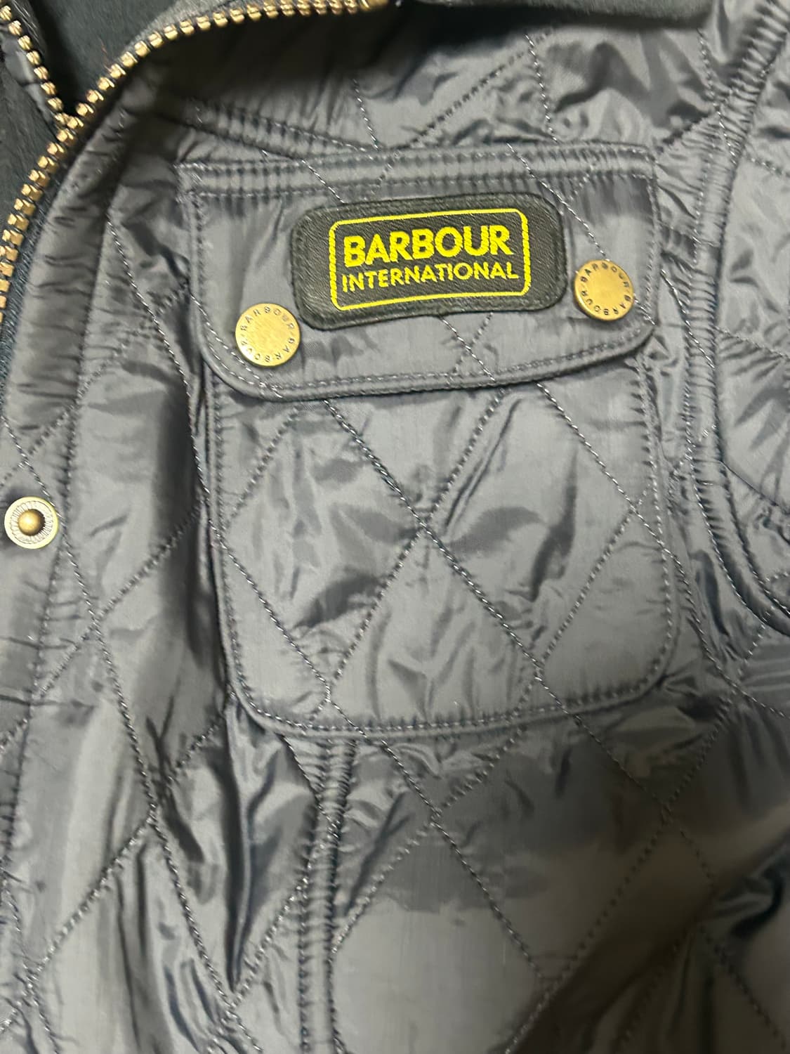 바버 인터네셔널 폴라 퀼팅 자켓 블랙 10 상품이미지5