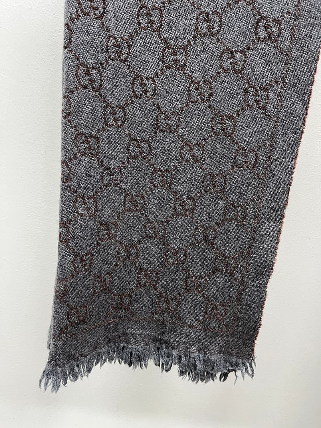 구찌 리버시블 GG로고 자가드 머플러  상품이미지5