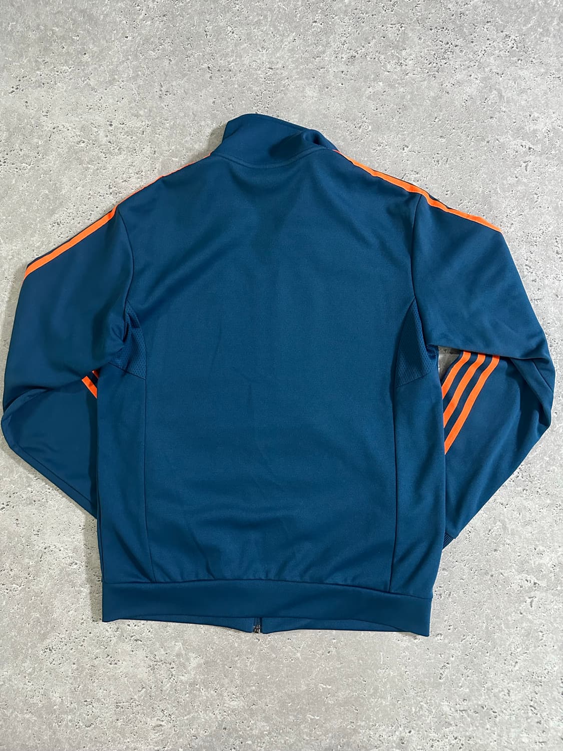 올드스쿨 퍼포먼스 트랙탑 & 트랙팬츠 셋업 상품이미지3