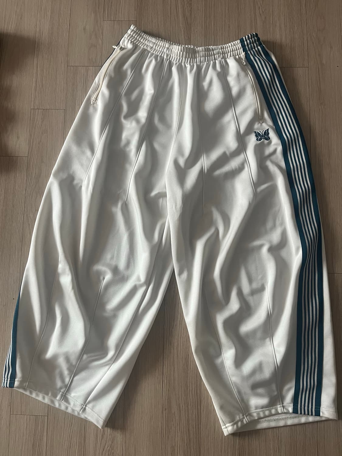 니들스 hd 트랙팬츠 s 화이트 새상품 급처 상품이미지2