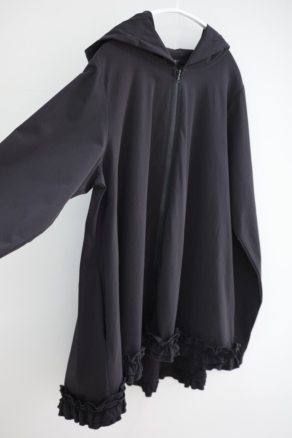 Frill black windbreaker 상품이미지3
