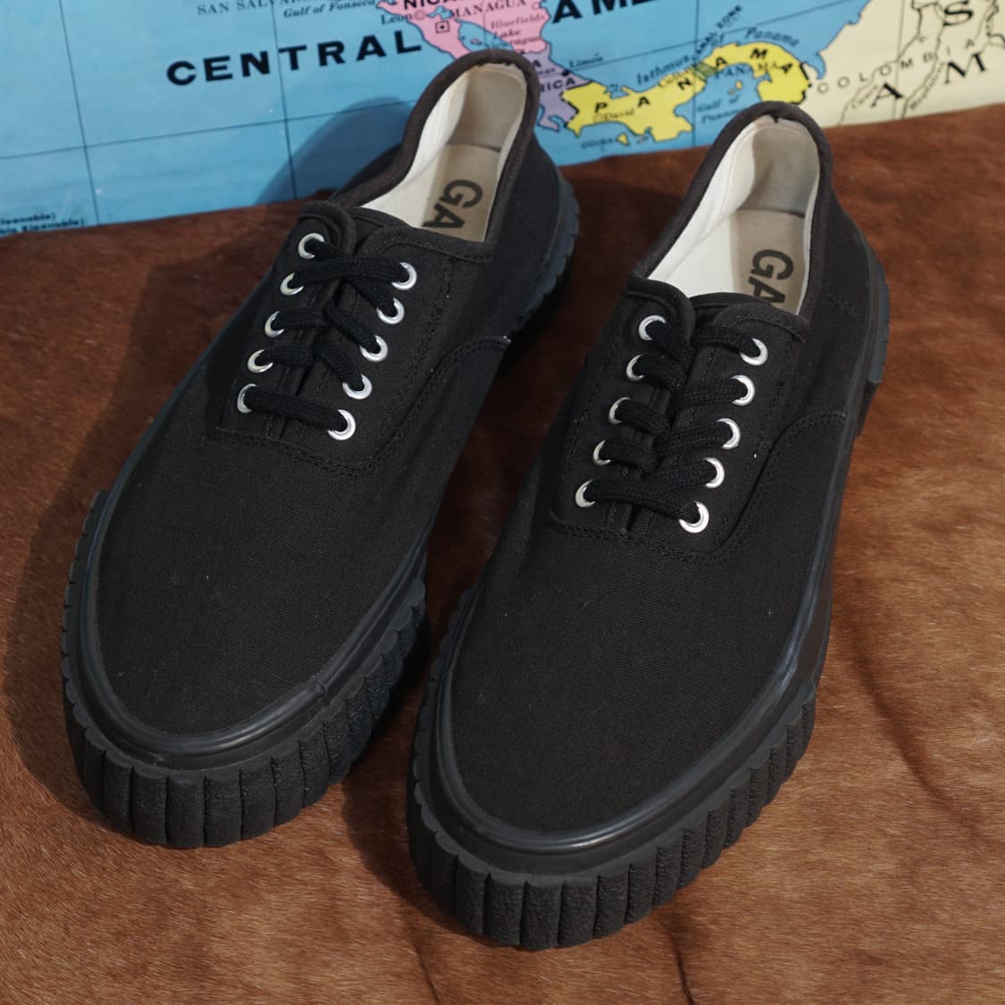 후미토간류 오버솔 스니커즈 상품이미지1