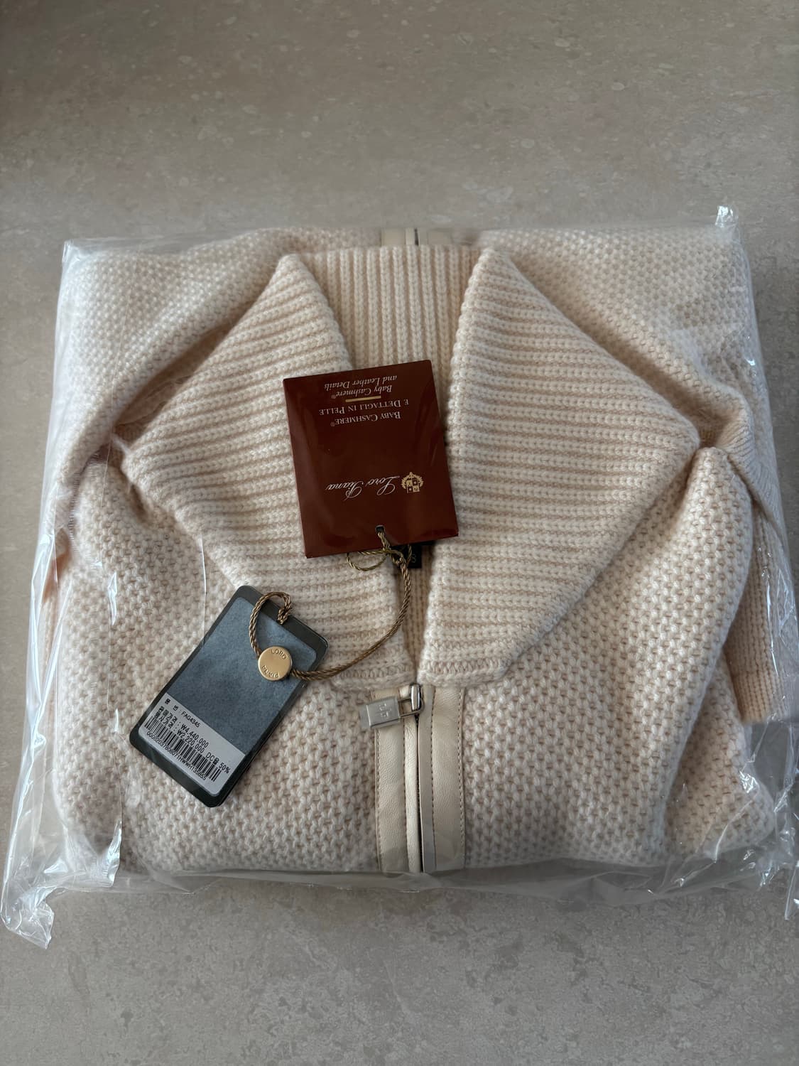 로로피아나 여성 베이비캐시미어 짚업니트  상품이미지1