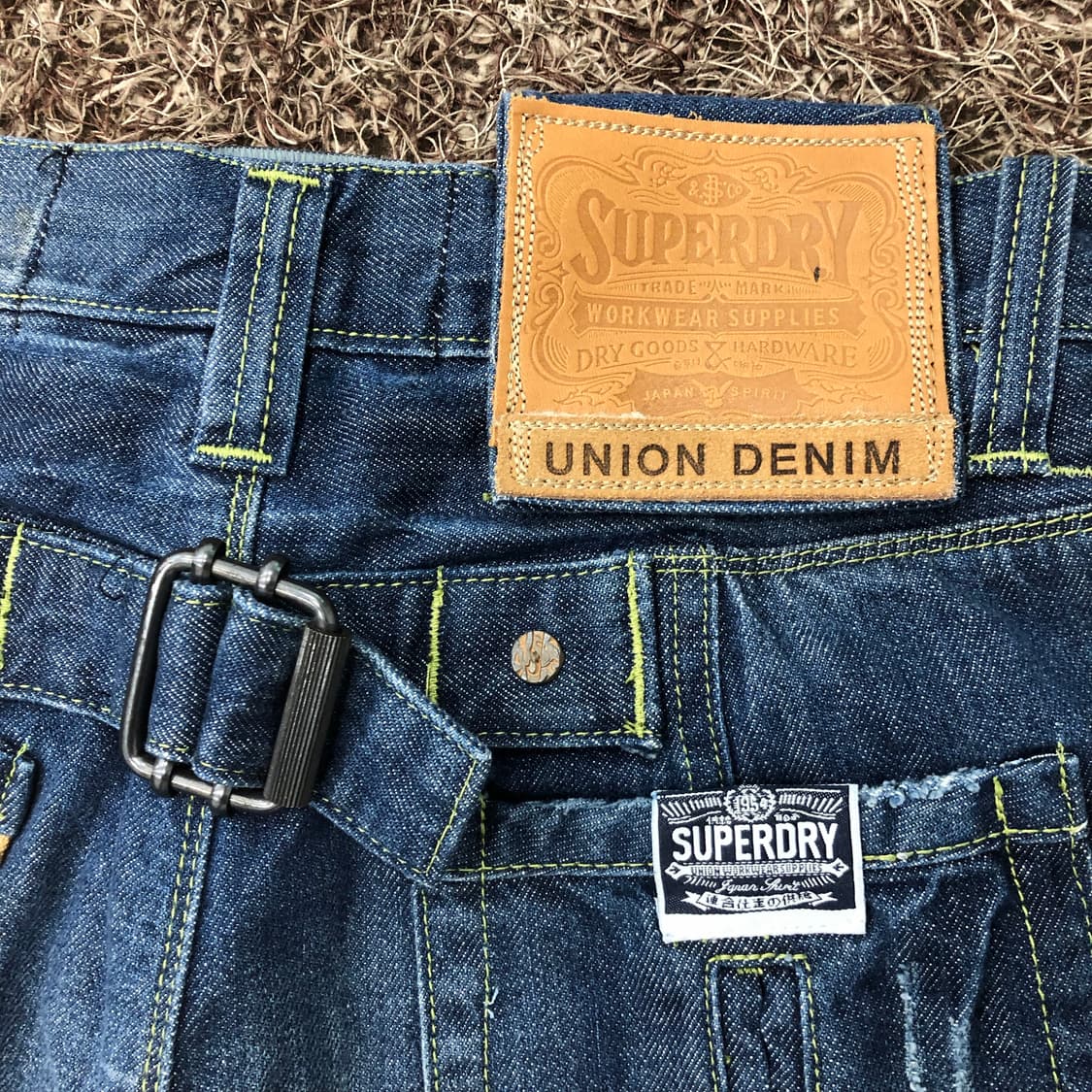 30 슈퍼드라이 디스 워싱 신치백 데님 팬츠 상품이미지4