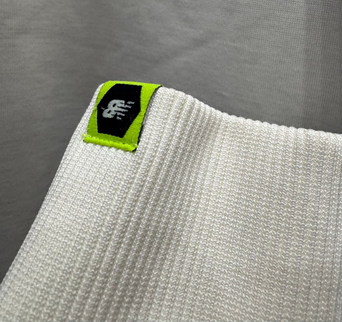 NB뉴발란스 기모 맨투맨 형광로고 상품이미지5