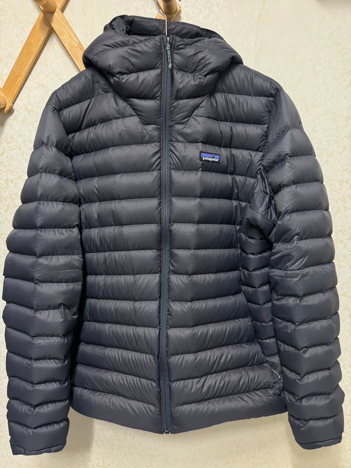 파타고니아 다운스웨터 후디 포지그레이 라지 상품이미지2