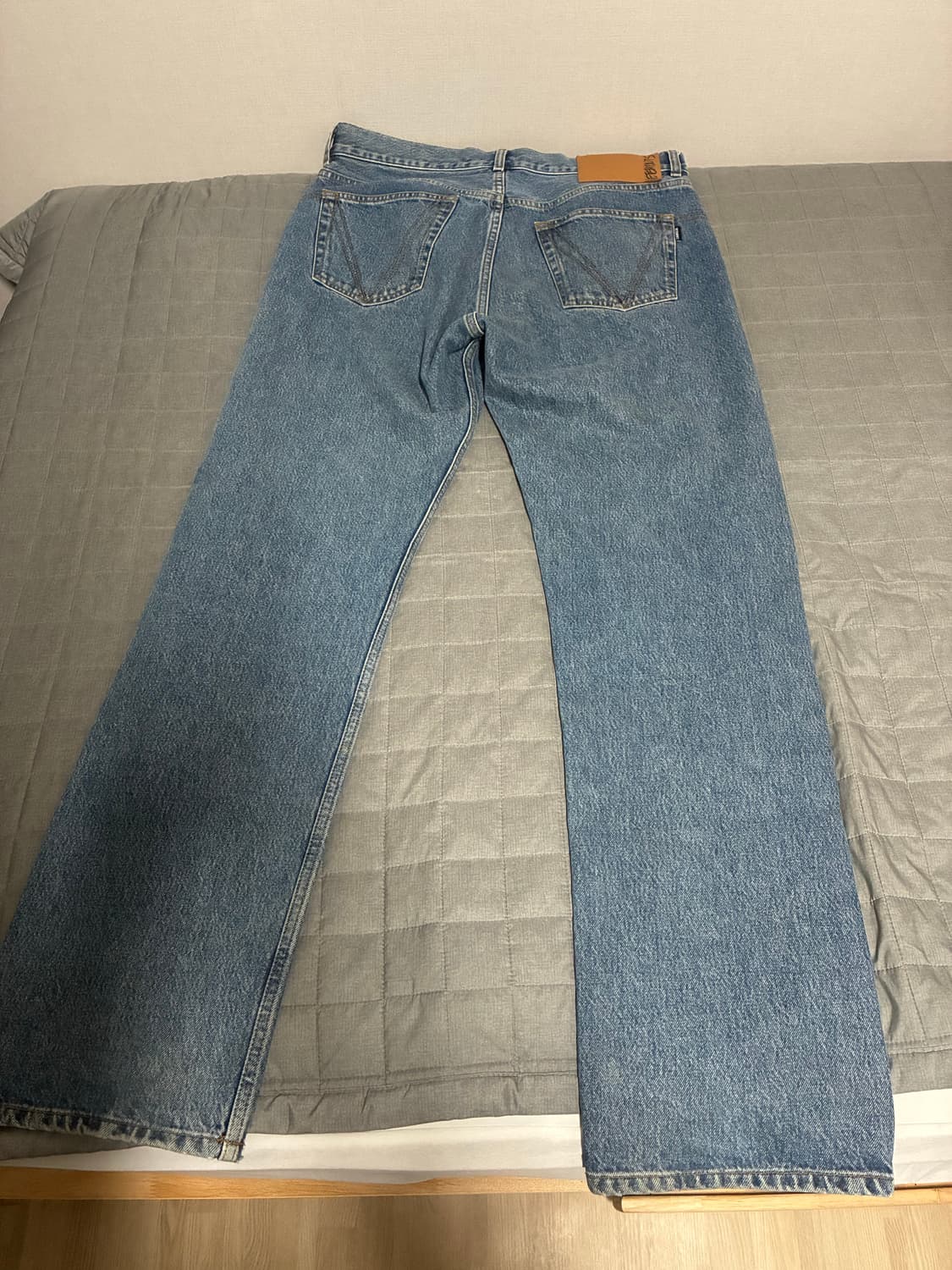 [L] 베트멍 고딕 자수 로고 데님 팬츠 상품이미지3