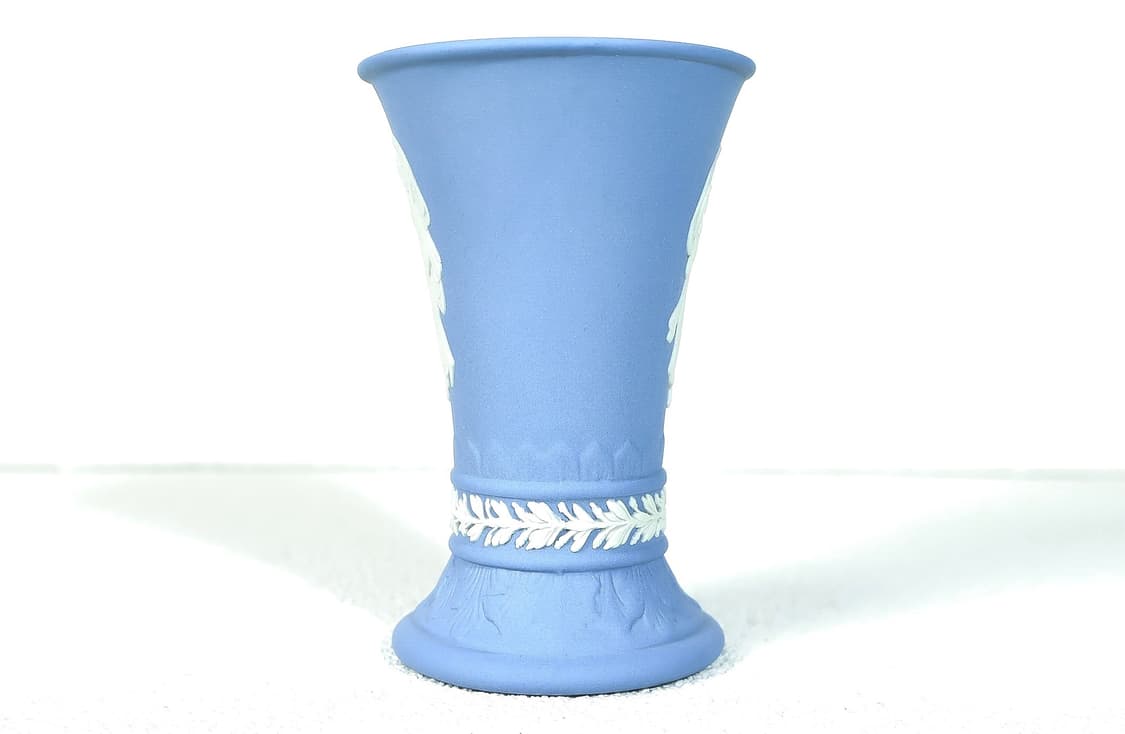 [영국앤틱] 웨지우드 제스퍼웨어 슬림 천사부조 베이스 화병_페일블루 상품이미지5