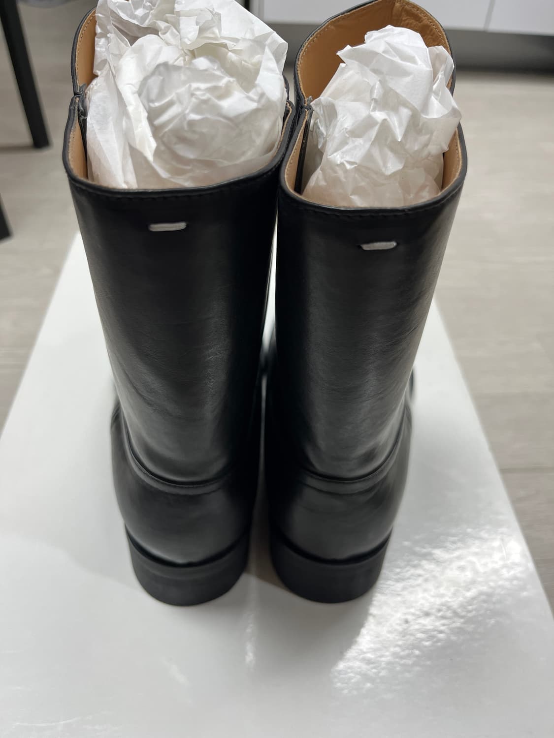 [43] 메종 마르지엘라 블랙 카프스킨 앵클 미들 부츠 새상품 상품이미지5