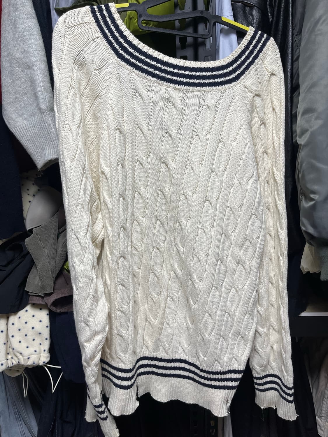 유스 디스트로이드 브이넥 니트 상품이미지2