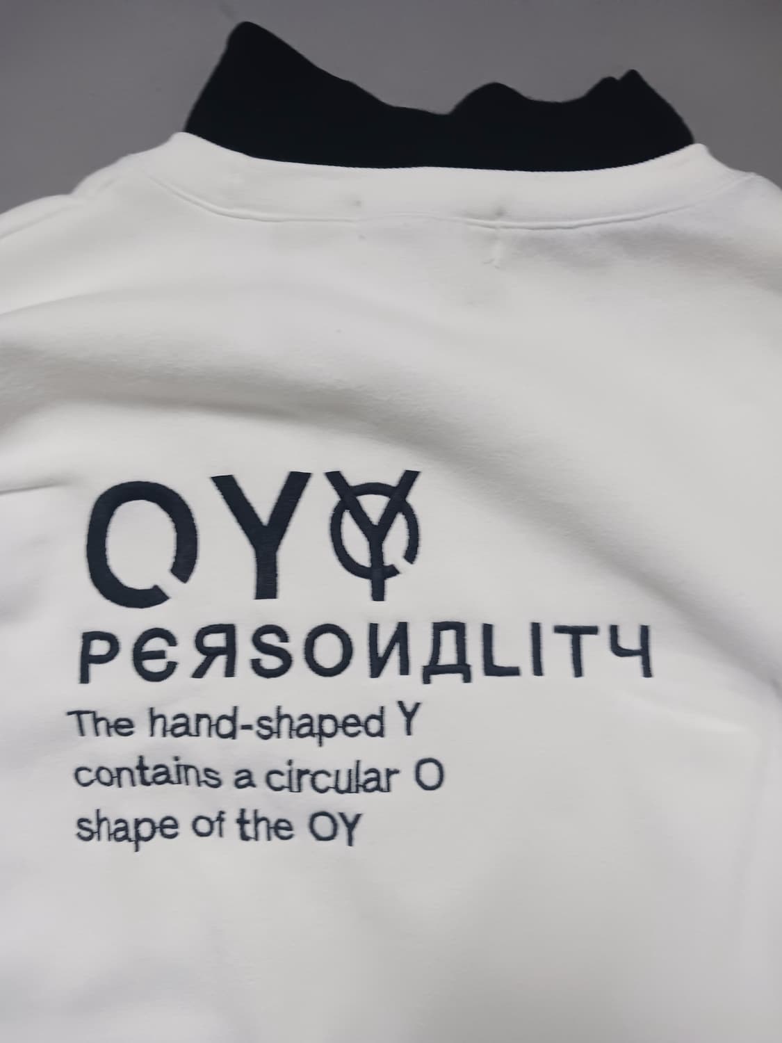 [프리] 오와이 화이트 로고지퍼 폴라 맨투맨 스웨트셔츠 OY 상품이미지7