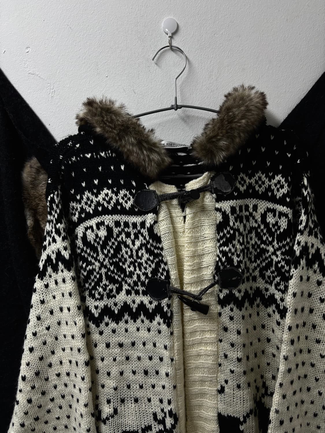 “Vintage” Y2K Design Fur Cardigan 상품이미지5