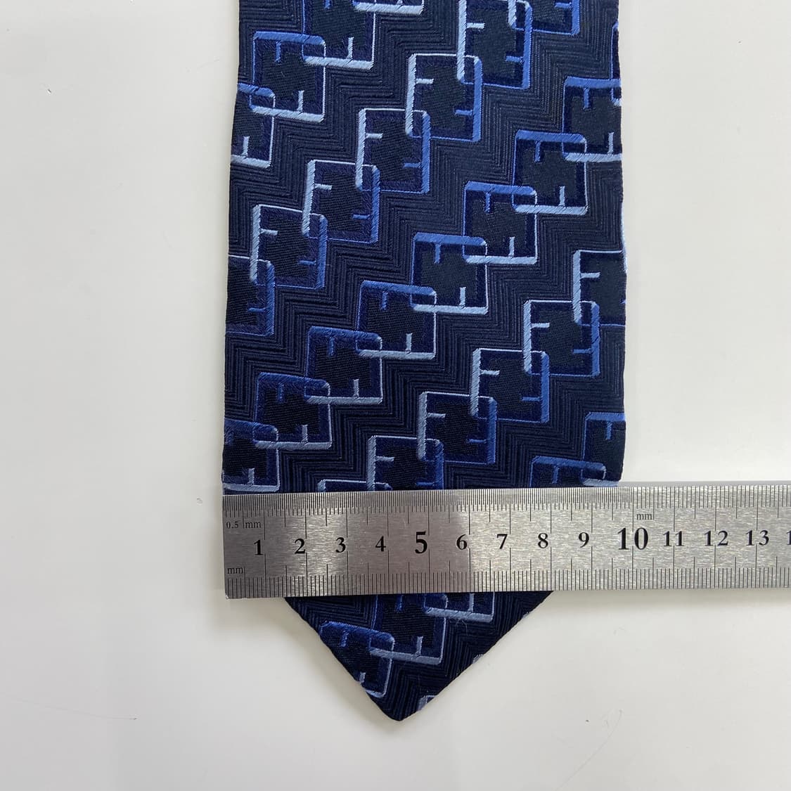 펜디(FENDI) 모노그램 명품 정품 넥타이 상품이미지8