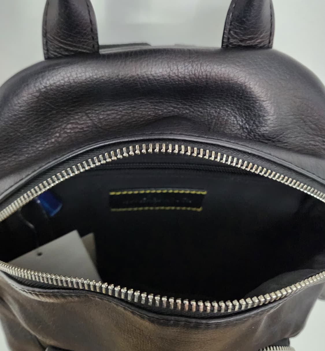 만다리나덕 가죽백팩 새거 상품이미지4