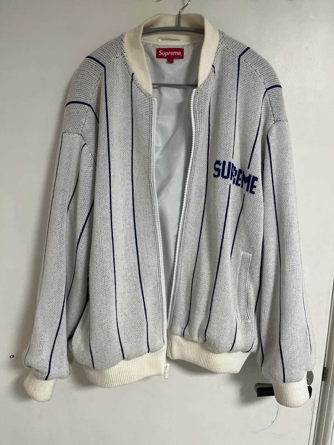 슈프림 23ss 핀스트라이프 바시티 집업 상품이미지2