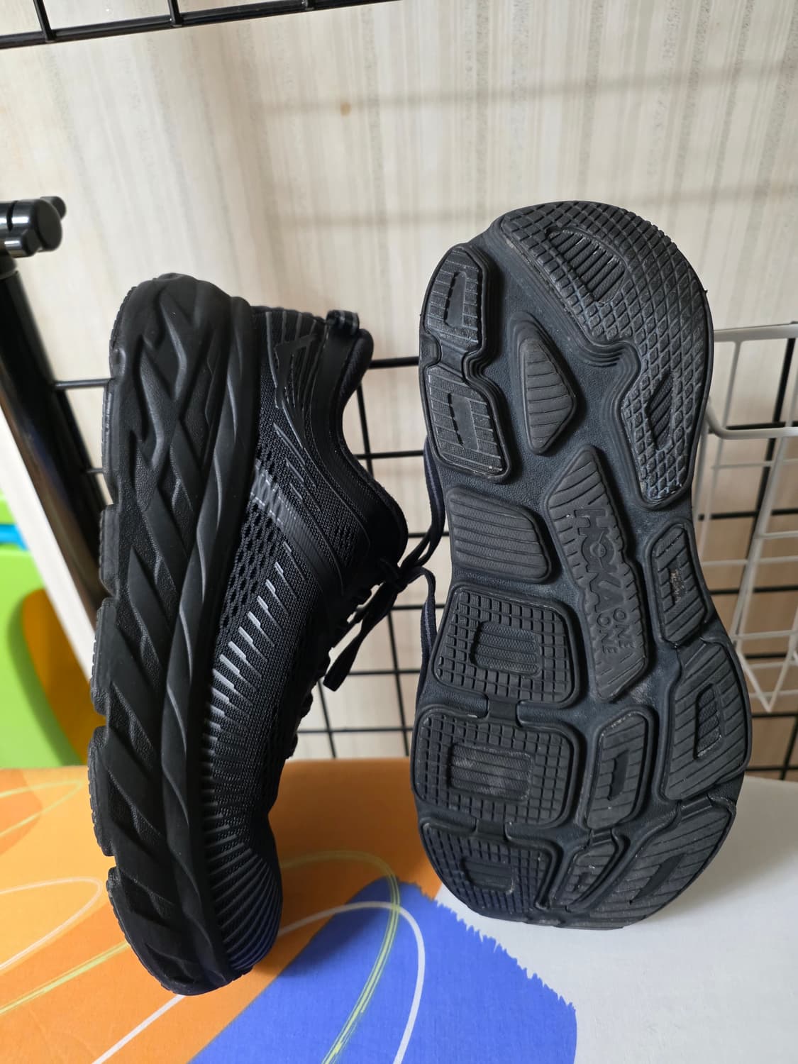 호카 본디 7 올블랙 24.5(US7.5) 상품이미지3