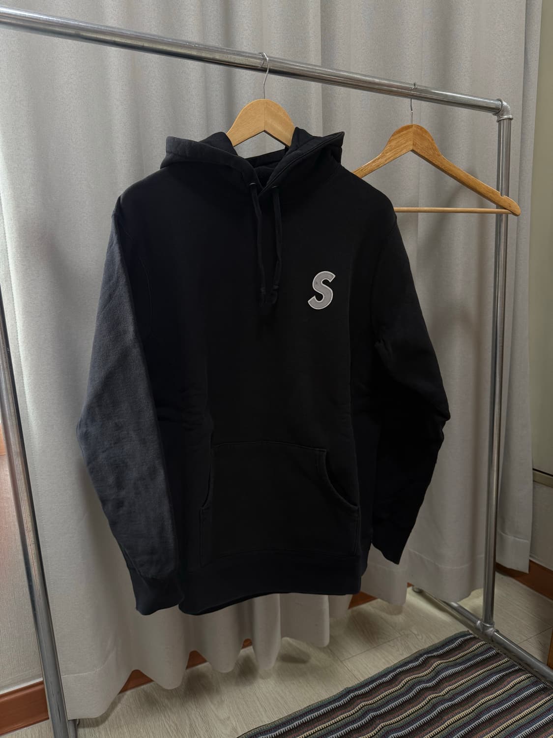 슈프림 s로고 후드티 상품이미지1