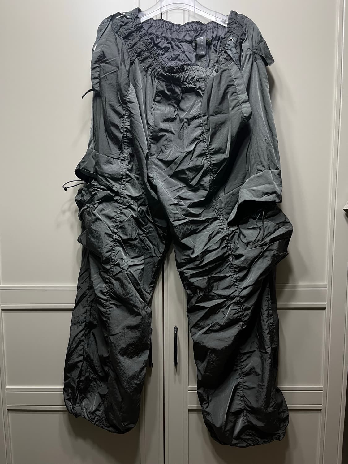 언어펙티드 건메탈 카고 나일론 팬츠 상품이미지1