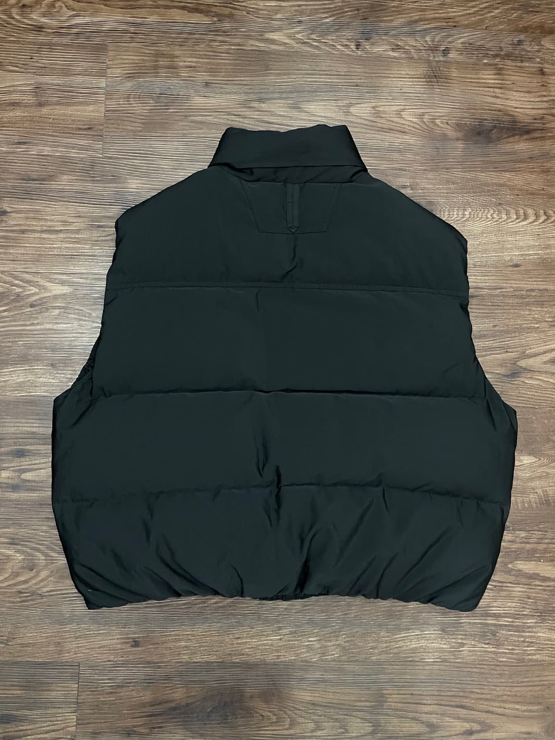 솔리드옴므 22FW 시베리안 구스 다운 베스트 패딩조끼 블랙 상품이미지10