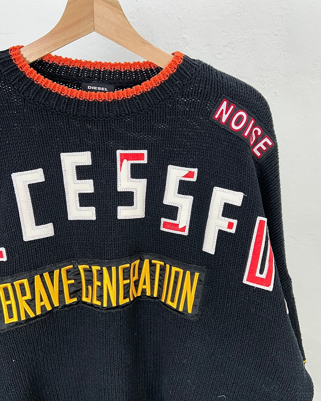 디젤 브레인 제네레이션 블랙 크루넥 패치 니트 상품이미지3