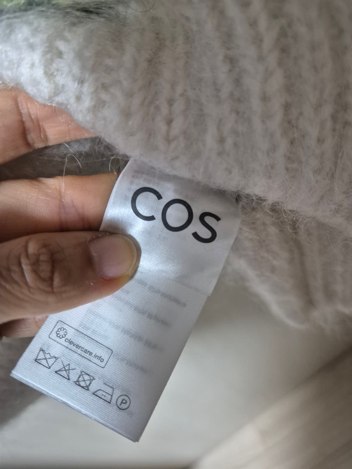 COS  코스 모헤어 브이넥 니트 베스트 라지 신형 상품이미지7