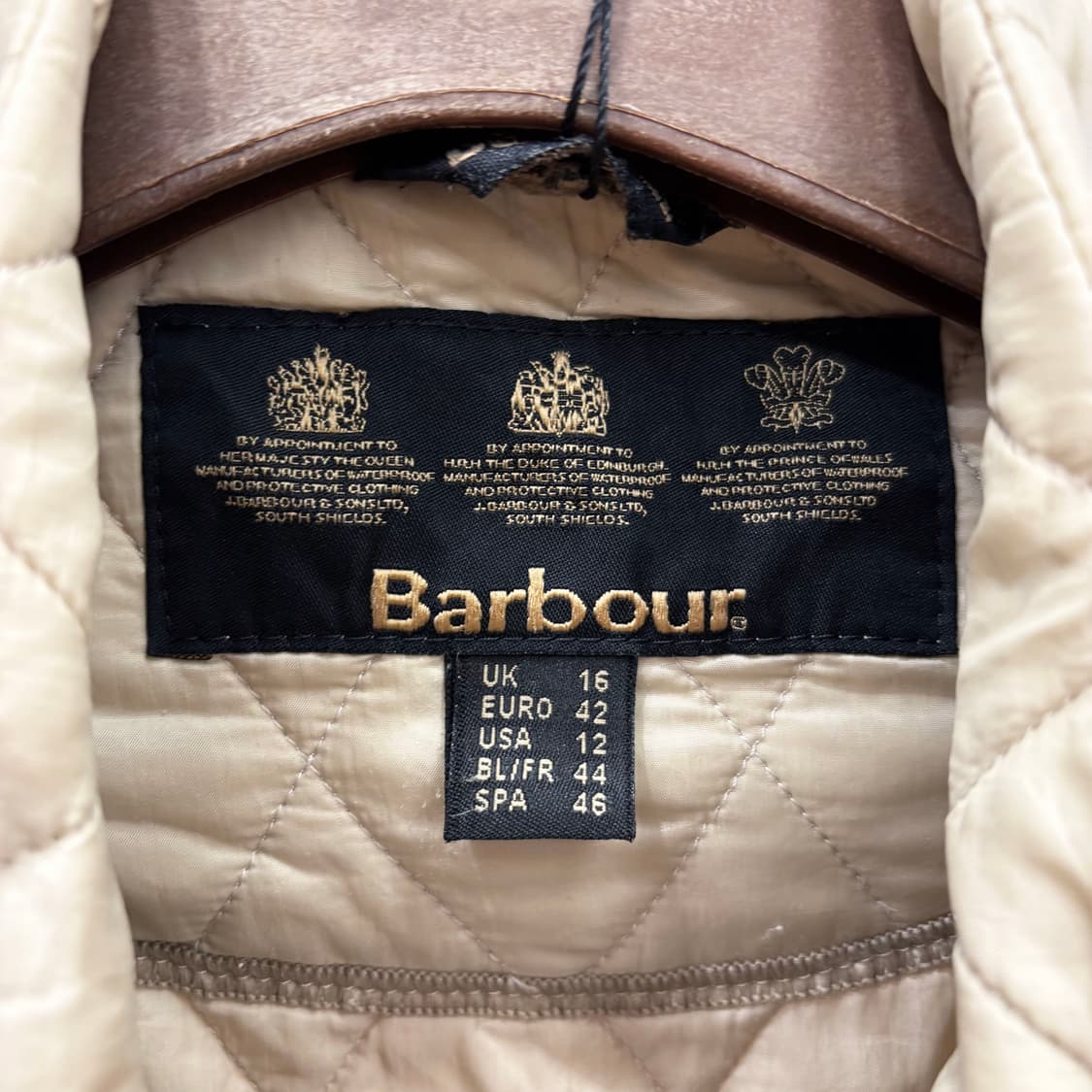 바버 경량 퀄팅 자켓 스냅 버튼 플랩 포켓 디테일 아이보리 상품이미지6