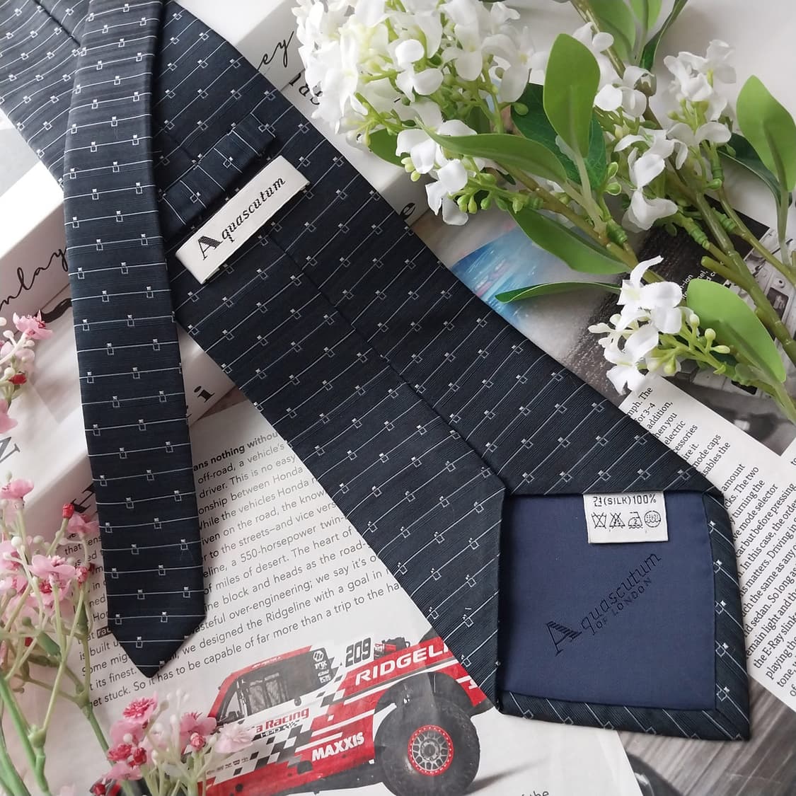 아쿠아스큐텀 실크 네이비 패턴 넥타이 9.9cm A+~A등급 K2241 상품이미지4