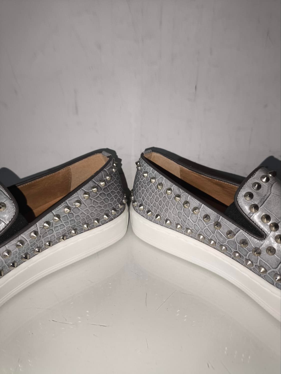 255mm 스터드 가죽 슬립온 슈커스 상품이미지6