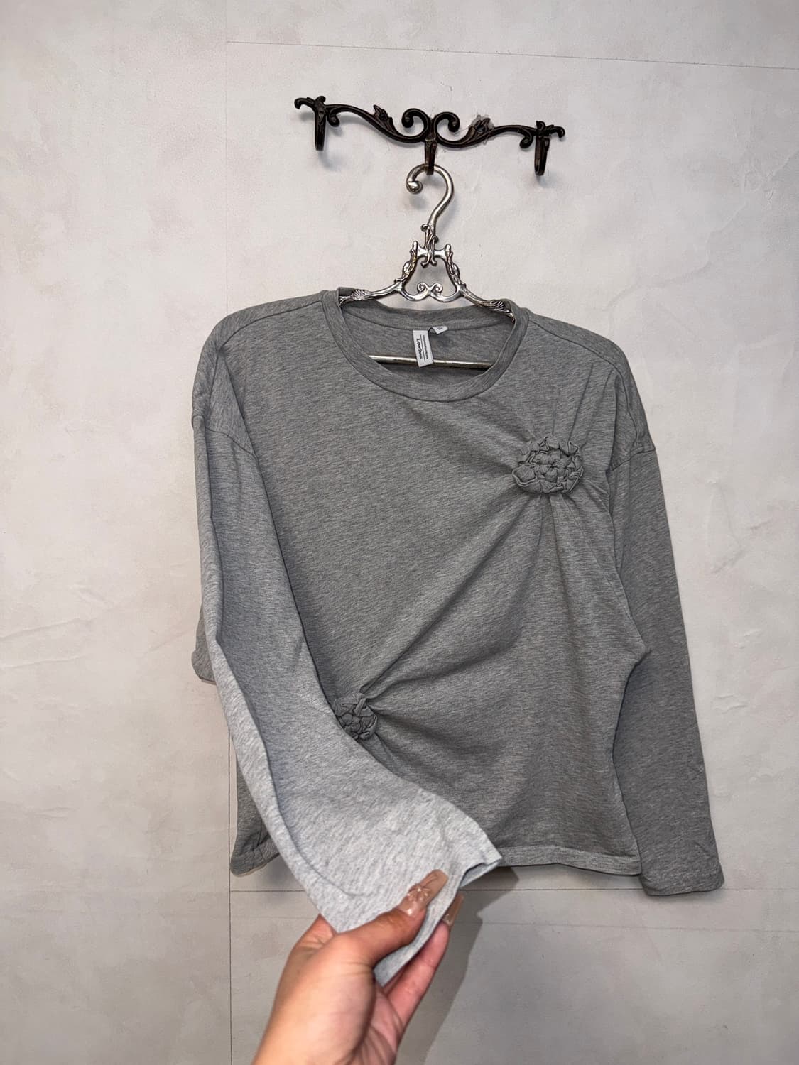 & Other Stories floral appliqué top grey 상품이미지6