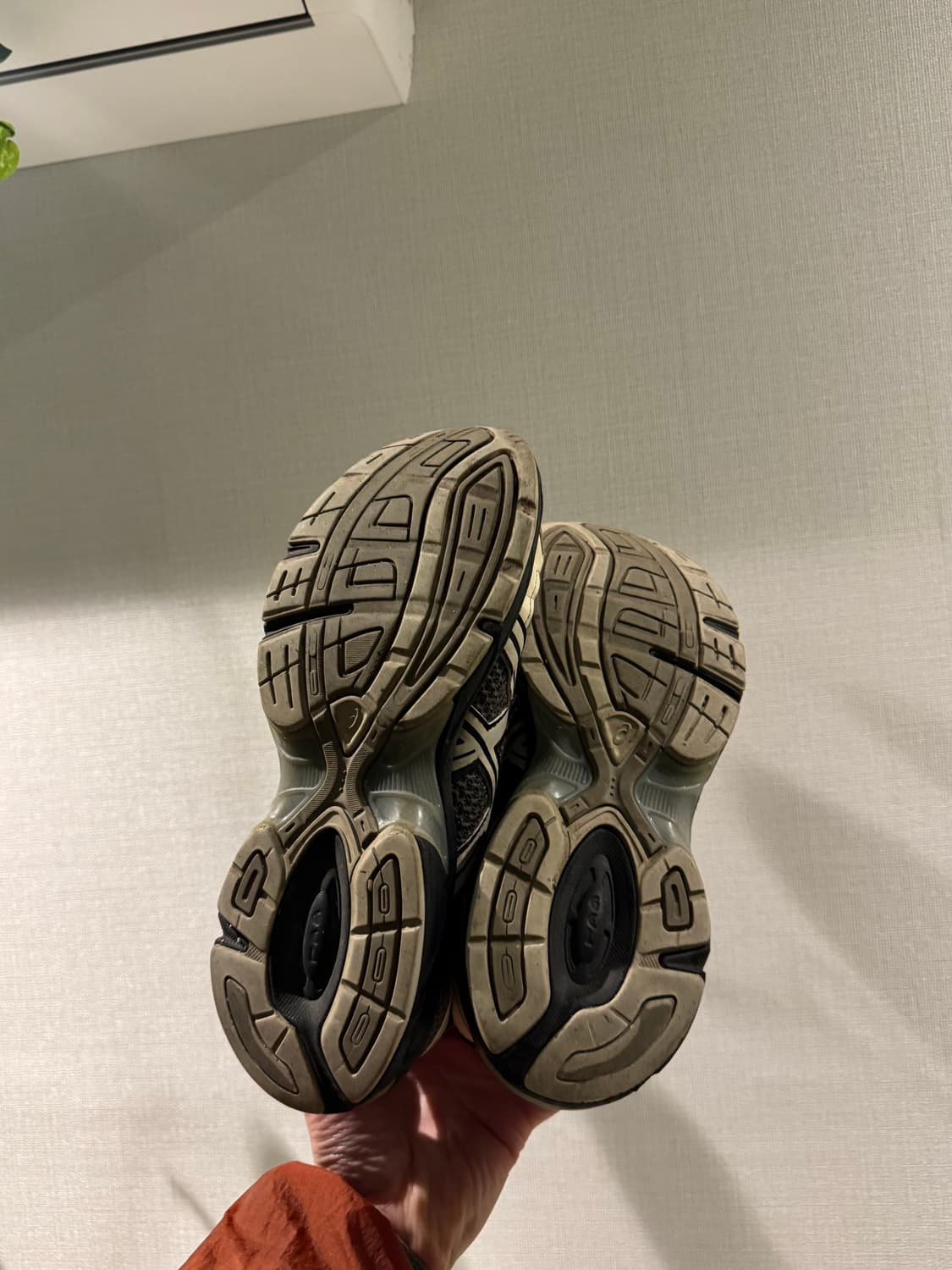 [265]아식스 x i4p 콜라보신발 밍크 글레이셔 그레이 상품이미지4