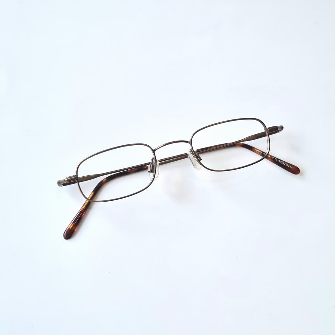 진열상품 미니멀 사각 오버템플 안경테 394 상품이미지1