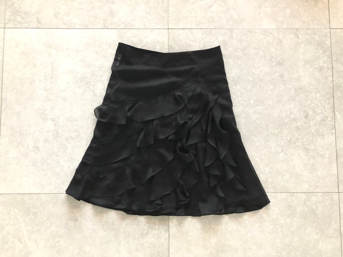 블랙 프릴 미디 스커트 상품이미지1