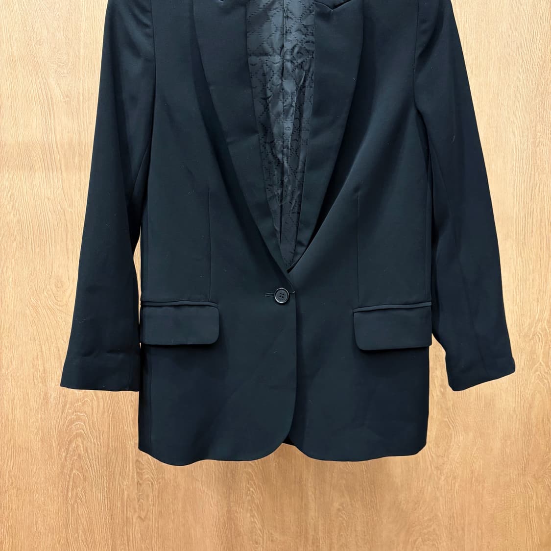 쟈딕 앤 볼테르 테일러드 자켓 비즈 크리스탈 스트라스 로고 디테일 블랙 상품이미지5