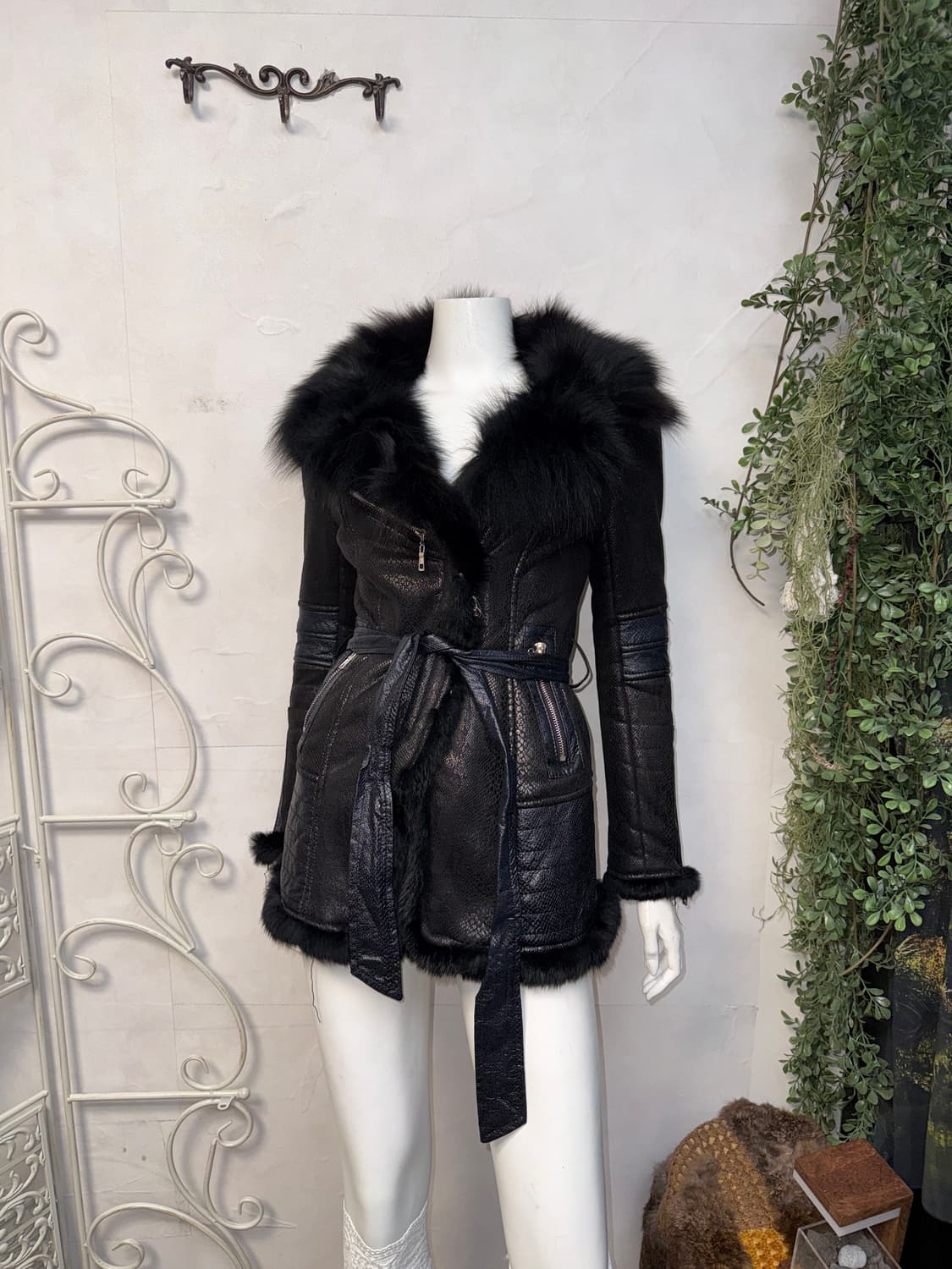 Black python belted fur mustang 상품이미지1