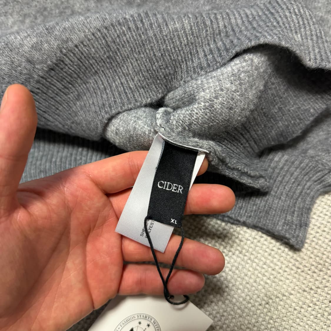 샵사이다 패턴 라운드 니트 상품이미지4