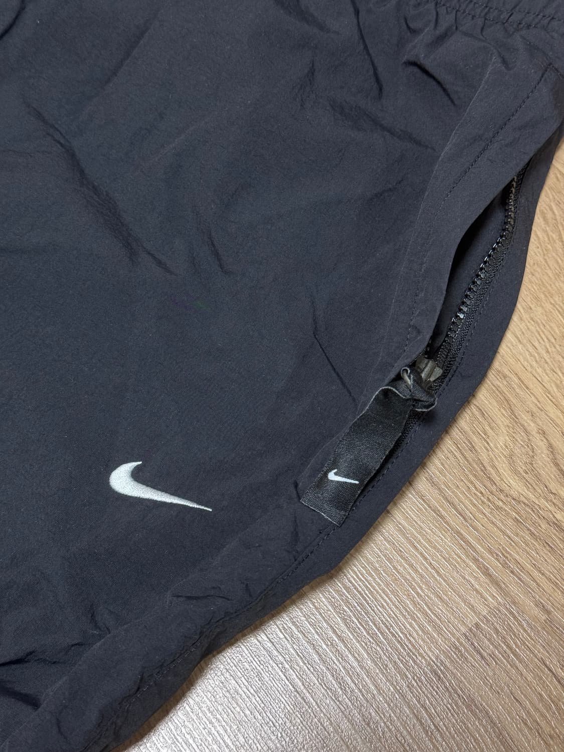 [L사이즈] 나이키NRG 솔로 스우시 우븐 트랙 팬츠 상품이미지2