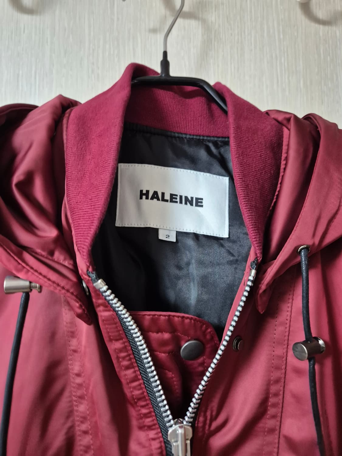 (새제품) 알렌느 사틴 3D 디테처블 핑거 홀 후드 봄버 상품이미지4