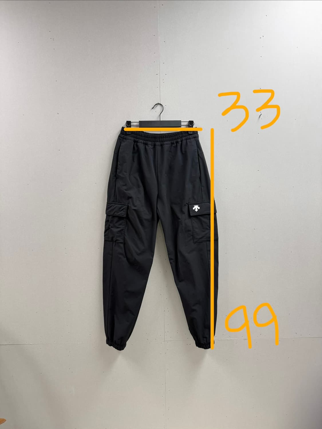 남성 M 85 / 데상트 약기모 우븐 카고 조거팬츠 블랙 상품이미지2