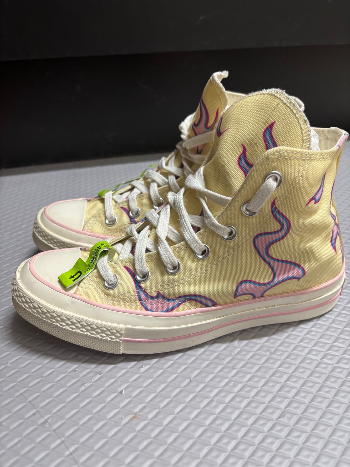 컨버스 x 골프 르 플레르 척 70 하이 플레임 파스텔 옐로우 상품이미지1