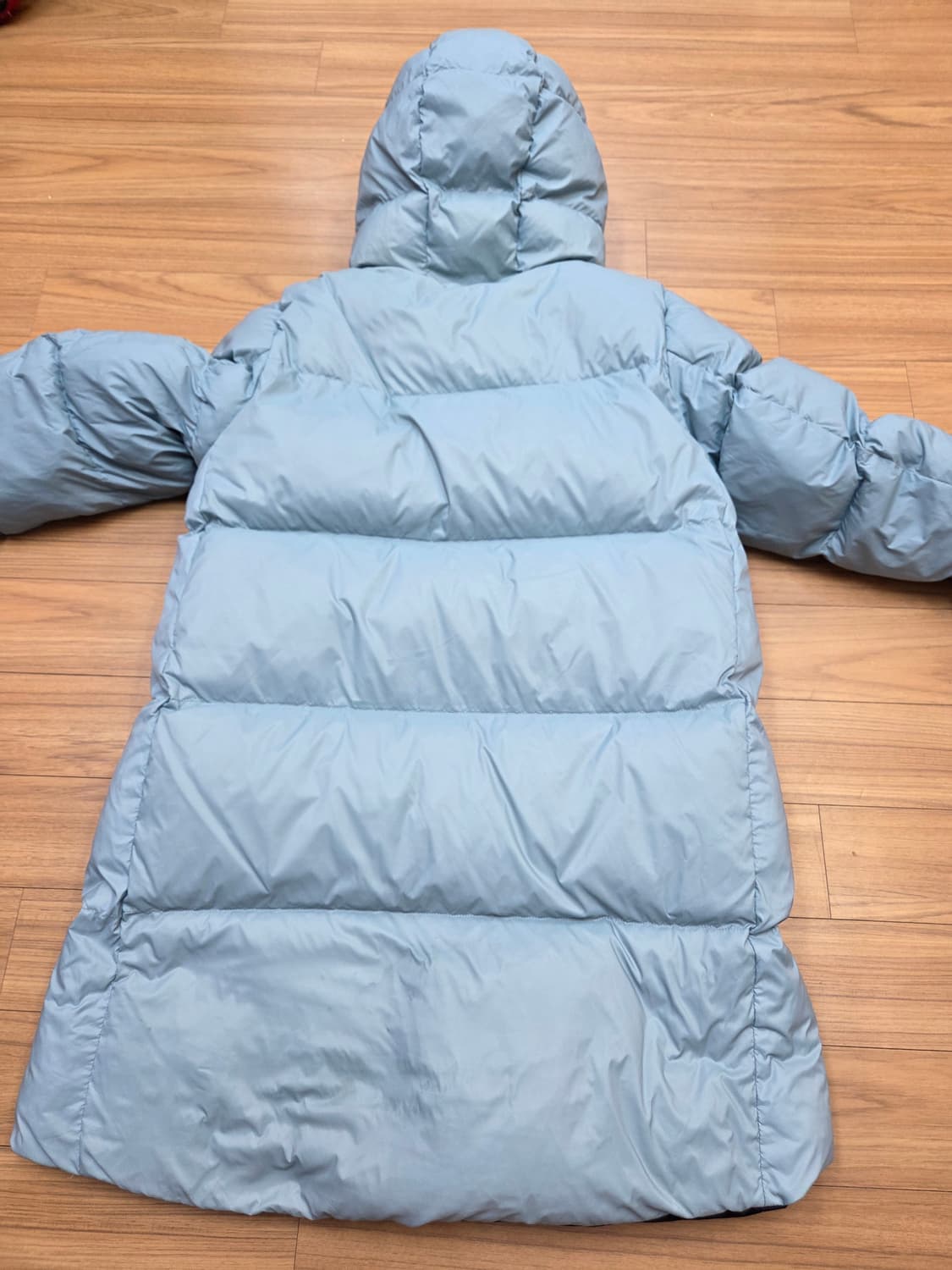 블랙야크 주니어 리버시블 다운 자켓입니다. 사이즈는 155이고, 안쪽에  상품이미지4