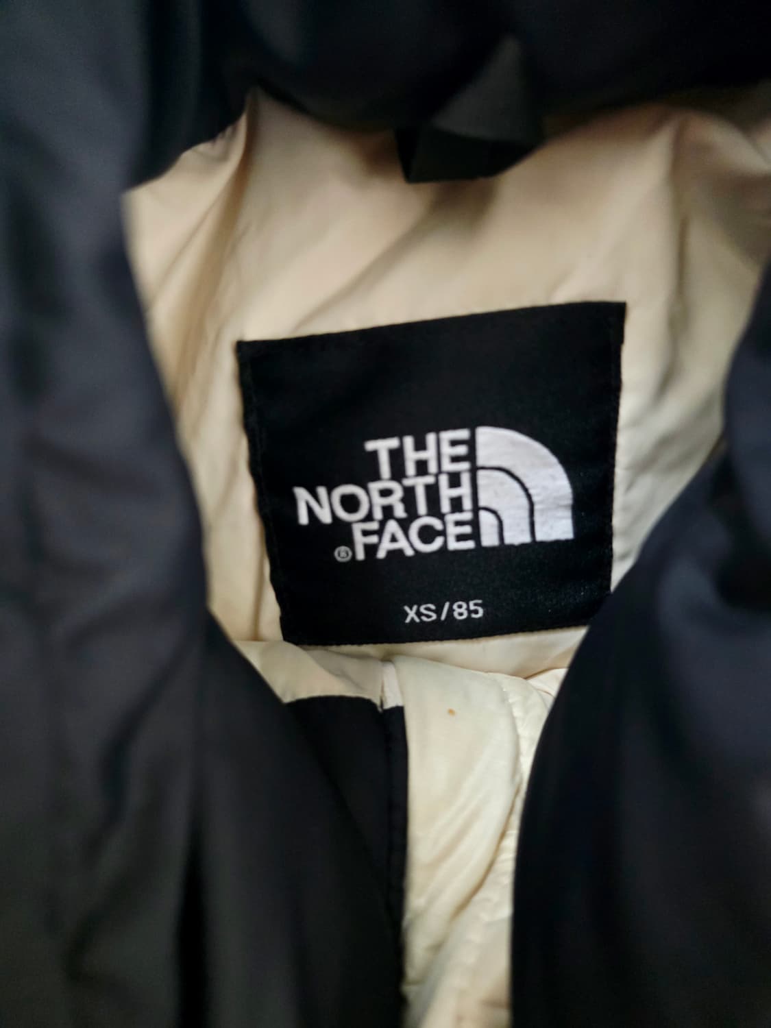 [노스페이스] 화이트라벨 눕시 온볼 패딩 크림 블랙 85(XS) 실측 M 상품이미지6