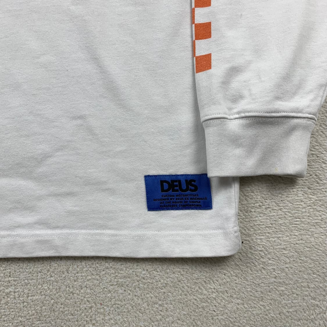 데우스 엑스 마키나 튠업 롱슬리브 티셔츠 빈티지 화이트 상품이미지5